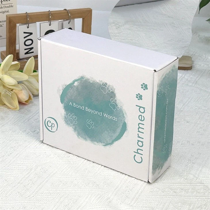 shipping boxes with strips (3)